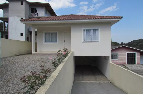 Casa para Venda no Bairro Santos Saraiva
