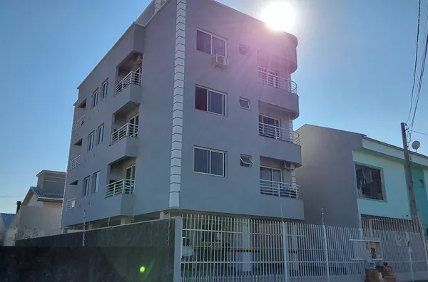 Apartamento 02 quartos com sacada para Alugar no Flor de Napolis