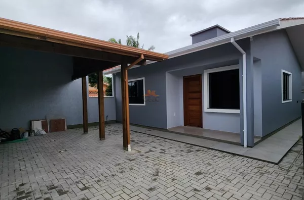 Casa para aluguel - 2 Dormitorios - (Fundos) - Ressacada - Garopaba