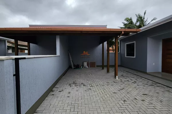 Casa para aluguel - 2 Dormitorios - (Fundos) - Ressacada - Garopaba