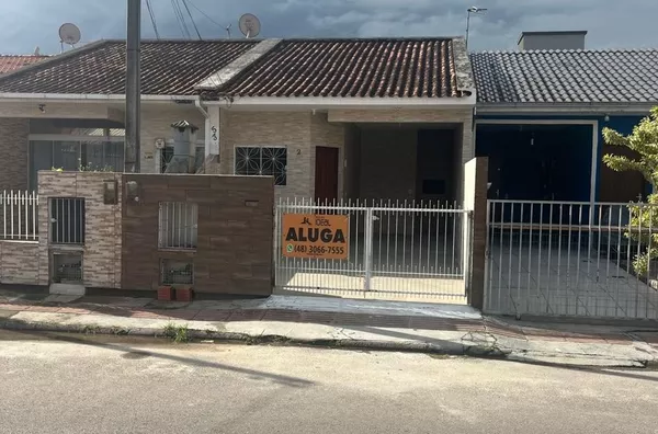  Casa para Alugar em Forquilhas