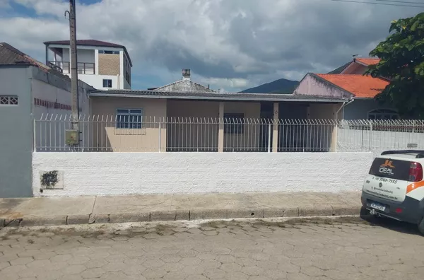 Casa para aluguel, 2 quarto(s),  Praia De Fora, Palhoça