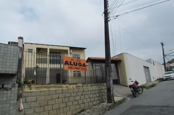 Casa para Alugar em São José