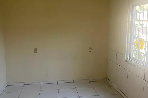 Casa para aluguel, 1 quarto(s),  Forquilhinha, São José