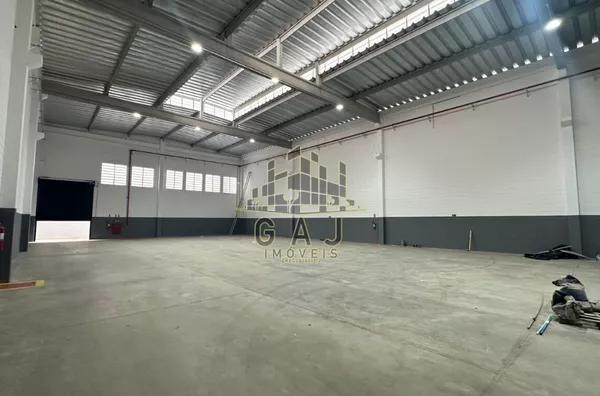 Salão industrial c/ 918m² Condomínio Cintec - SBO/SP