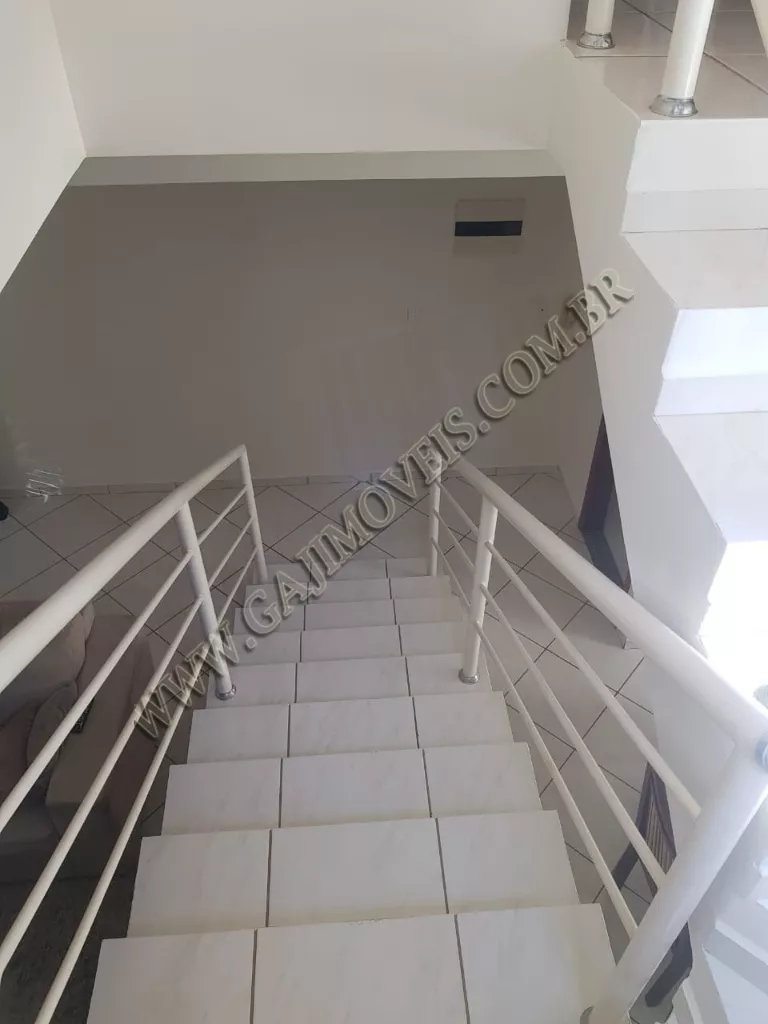 Casa à venda com 3 quartos, 80m² - Foto 11