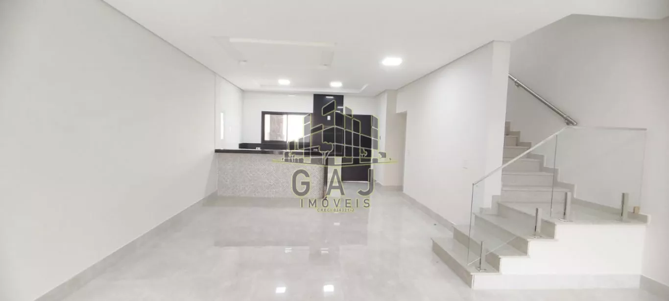 Casa à venda com 3 quartos, 211m² - Foto 1