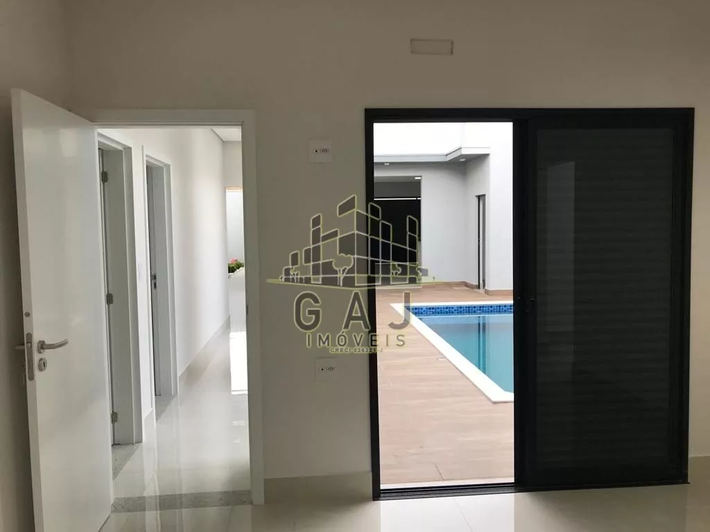 Casa à venda com 3 quartos, 220m² - Foto 4