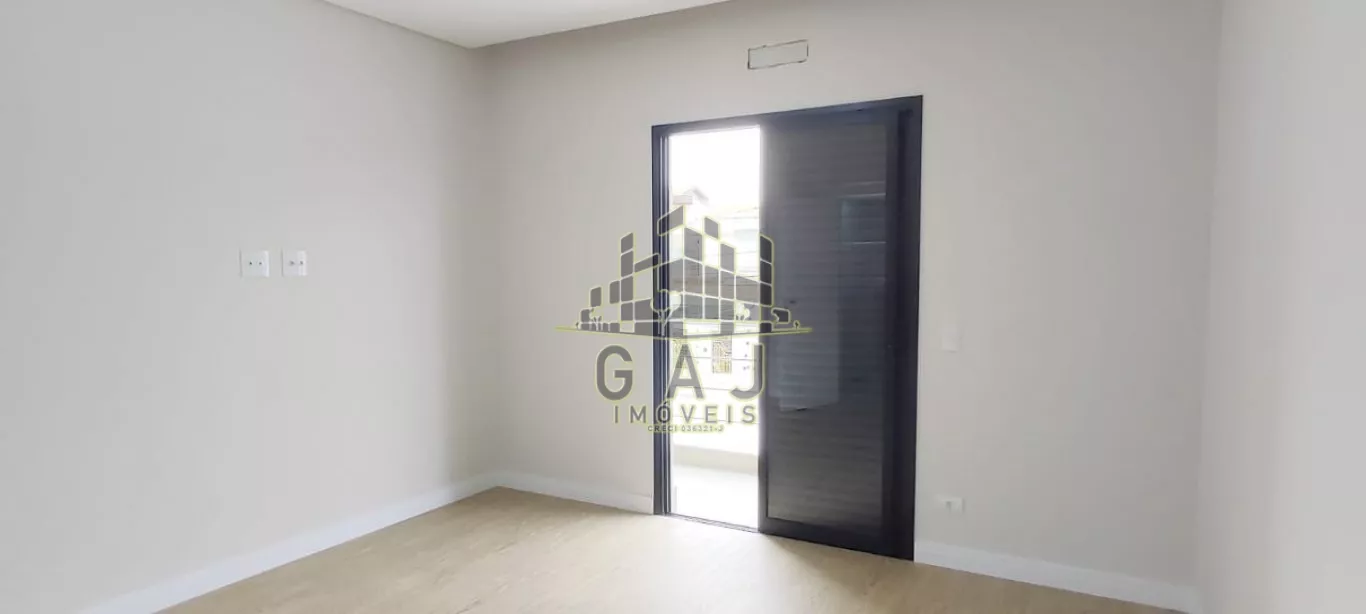 Casa à venda com 3 quartos, 211m² - Foto 4