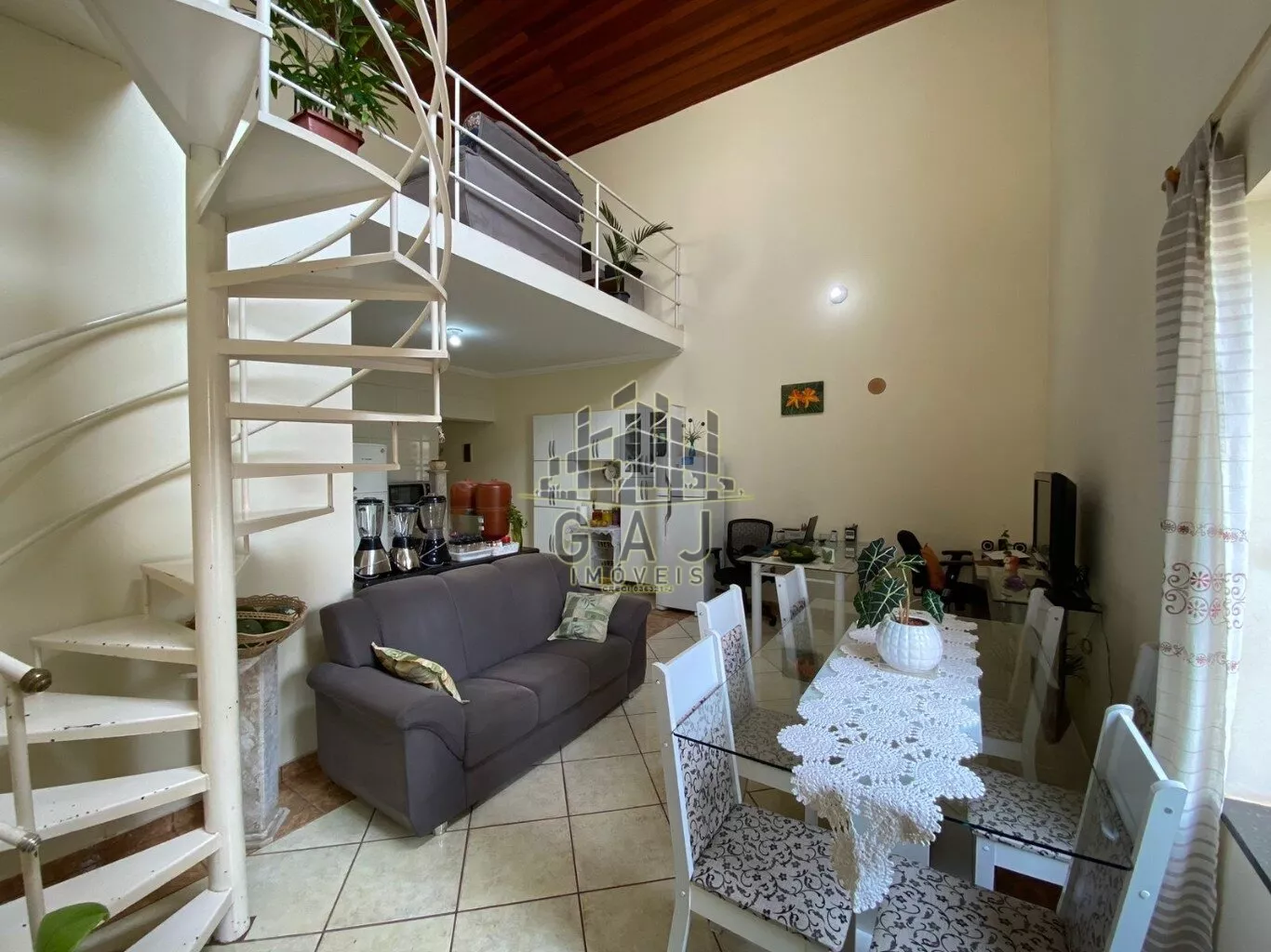 Casa à venda com 3 quartos, 166m² - Foto 2