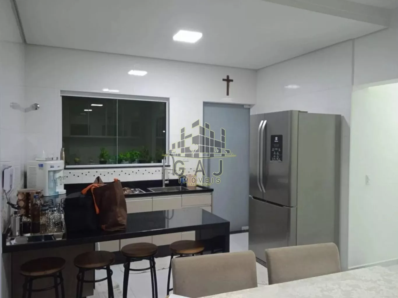 Casa à venda com 3 quartos, 170m² - Foto 3