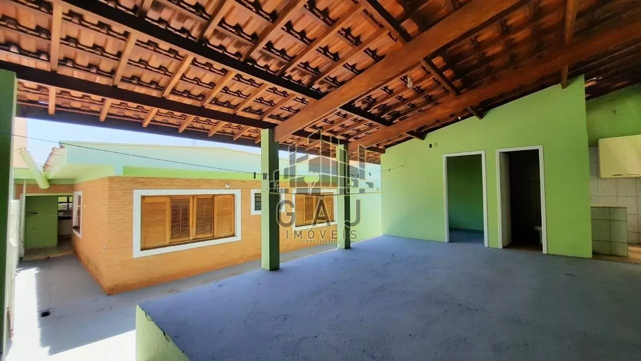 Casa à venda com 3 quartos, 198m² - Foto 4