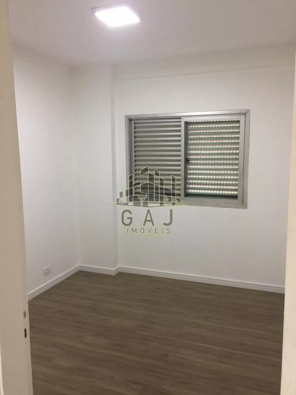 Apartamento à venda com 3 quartos, 111m² - Foto 4