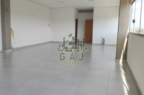 Salão industrial 884m² em condominio fechado - SBO/SP