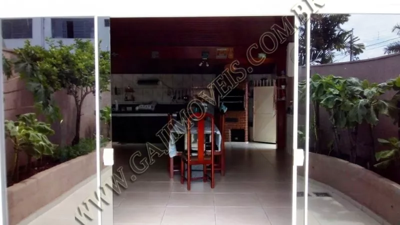 Casa à venda com 3 quartos, 210m² - Foto 11