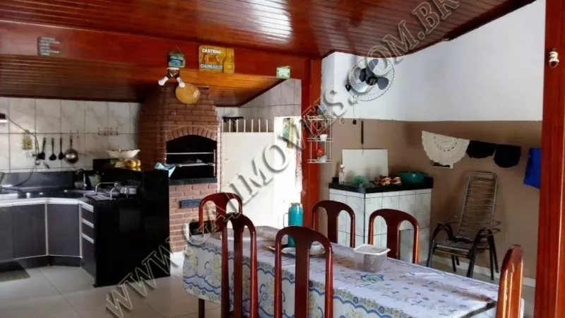 Casa à venda com 3 quartos, 210m² - Foto 9