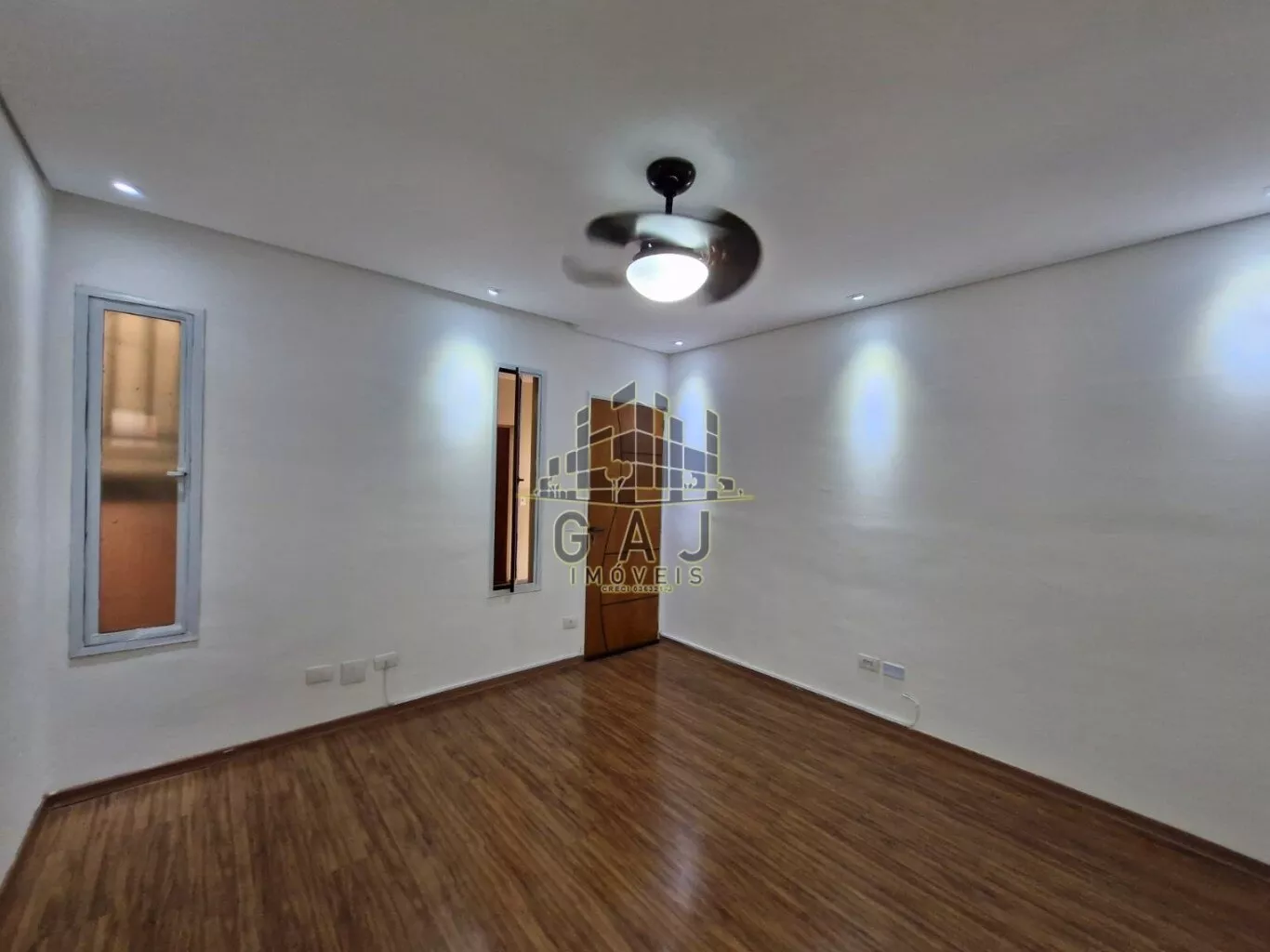 Apartamento à venda com 2 quartos, 56m² - Foto 4