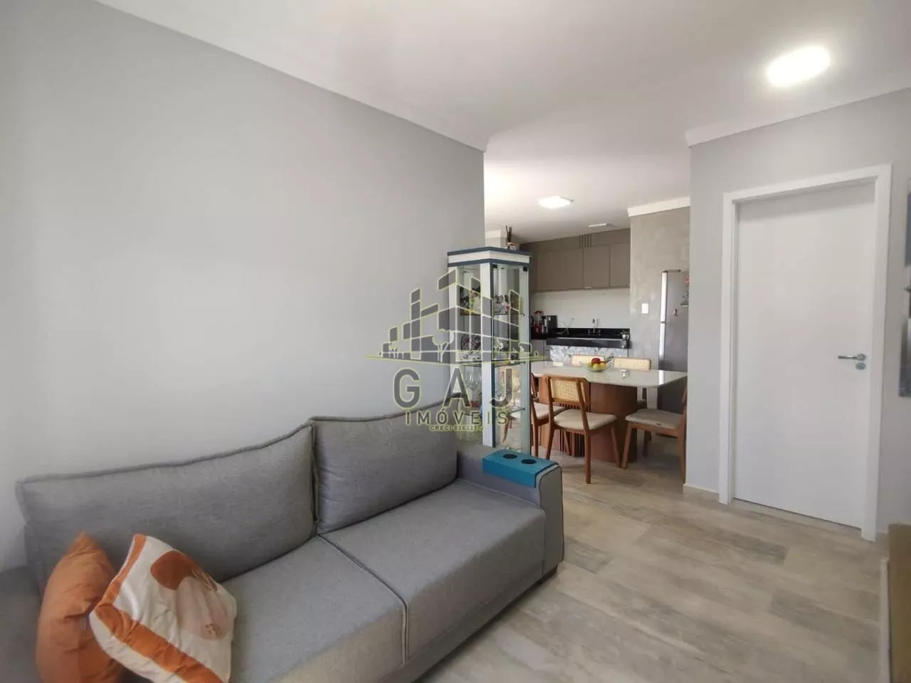 Apartamento à venda com 2 quartos, 70m² - Foto 7