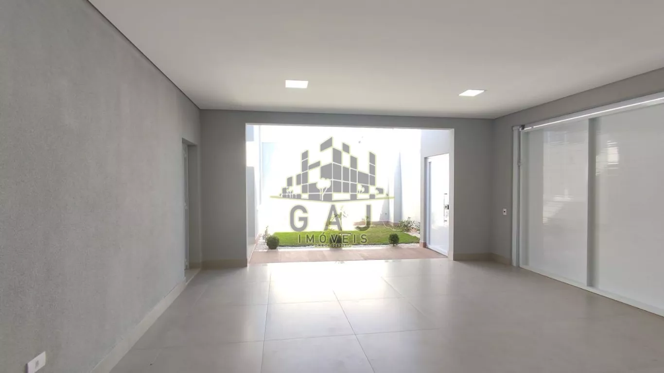 Casa à venda com 3 quartos, 220m² - Foto 4