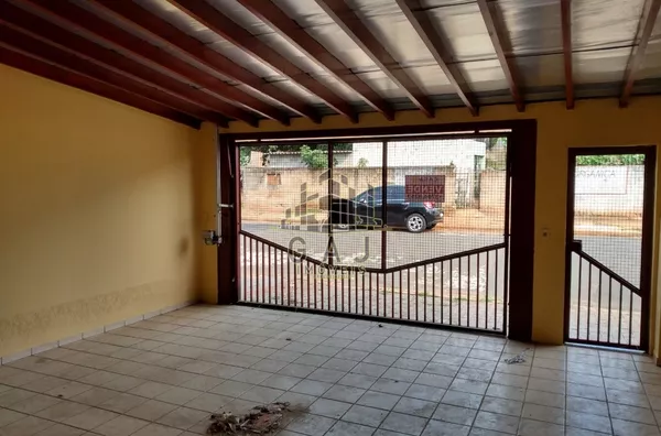 Sobrado amplo c/ 3 dorms c/ suíte no Jd Ns Sra Fátima - Americana/SP