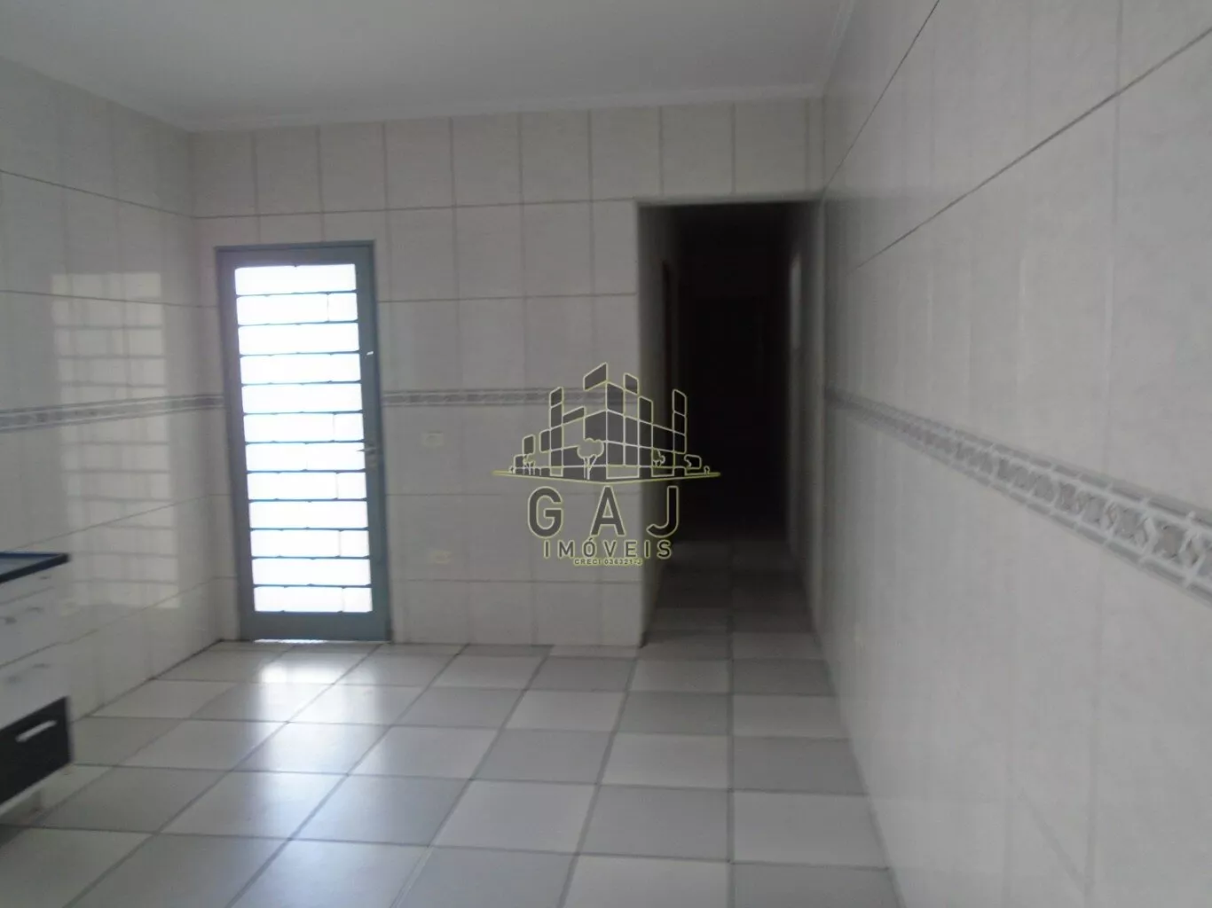 Casa à venda com 2 quartos, 100m² - Foto 3