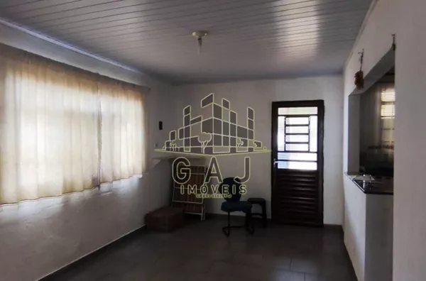 Casa em terreno comercial de 669m² no centro - SBO/SP