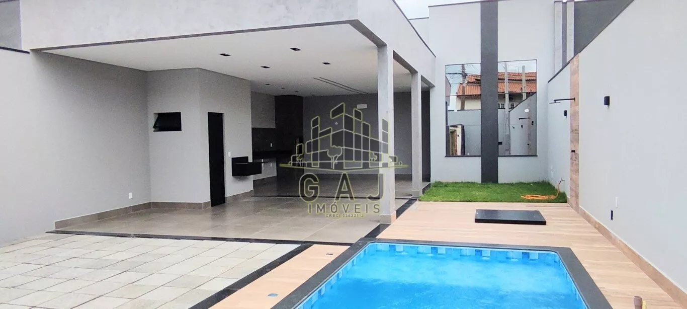 Casa à venda com 3 quartos, 196m² - Foto 1