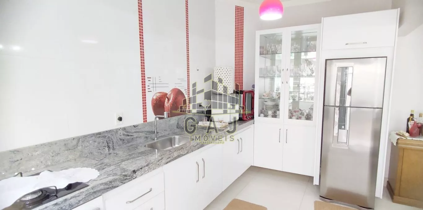 Casa à venda com 3 quartos, 200m² - Foto 15