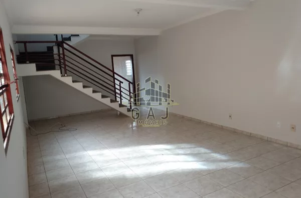 Sobrado amplo c/ 3 dorms c/ suíte no Jd Ns Sra Fátima - Americana/SP