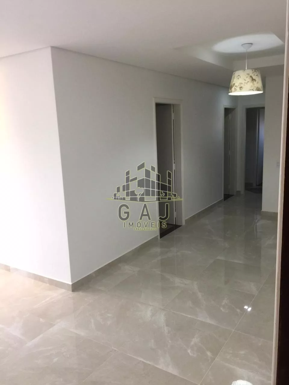 Apartamento à venda com 3 quartos, 111m² - Foto 2