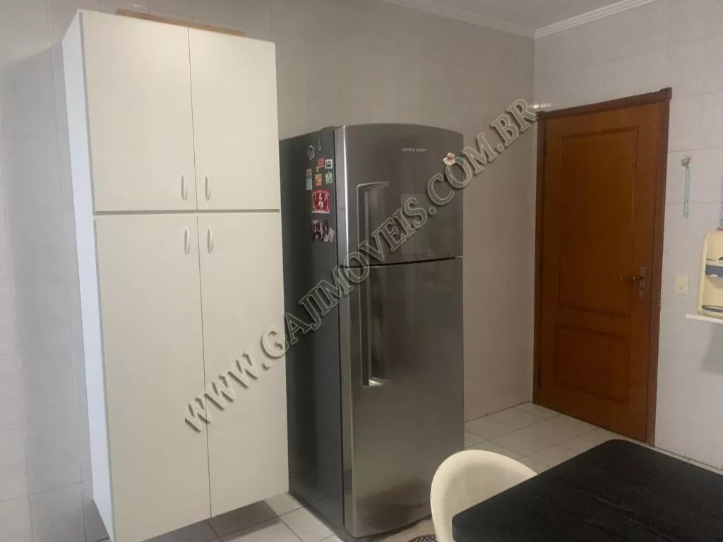 Apartamento à venda com 3 quartos, 154m² - Foto 11