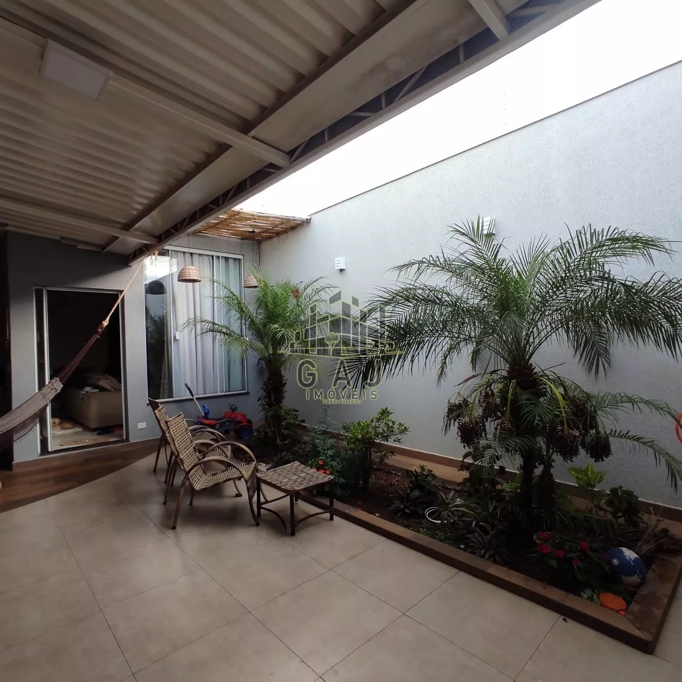 Casa à venda com 3 quartos, 140m² - Foto 1