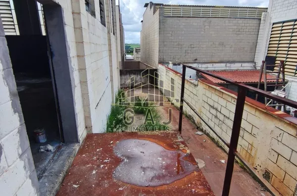 Salão Industrial 800m² com doca - Ind Abdo Najar - Americana/SP