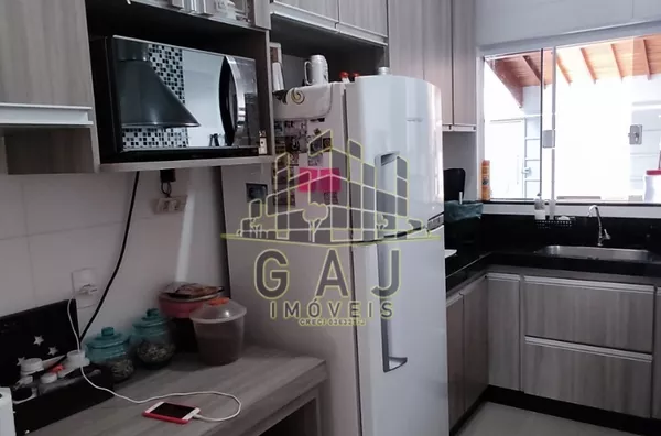 Casa 3 dorms c/ suíte Pq Universitário - Americana/SP