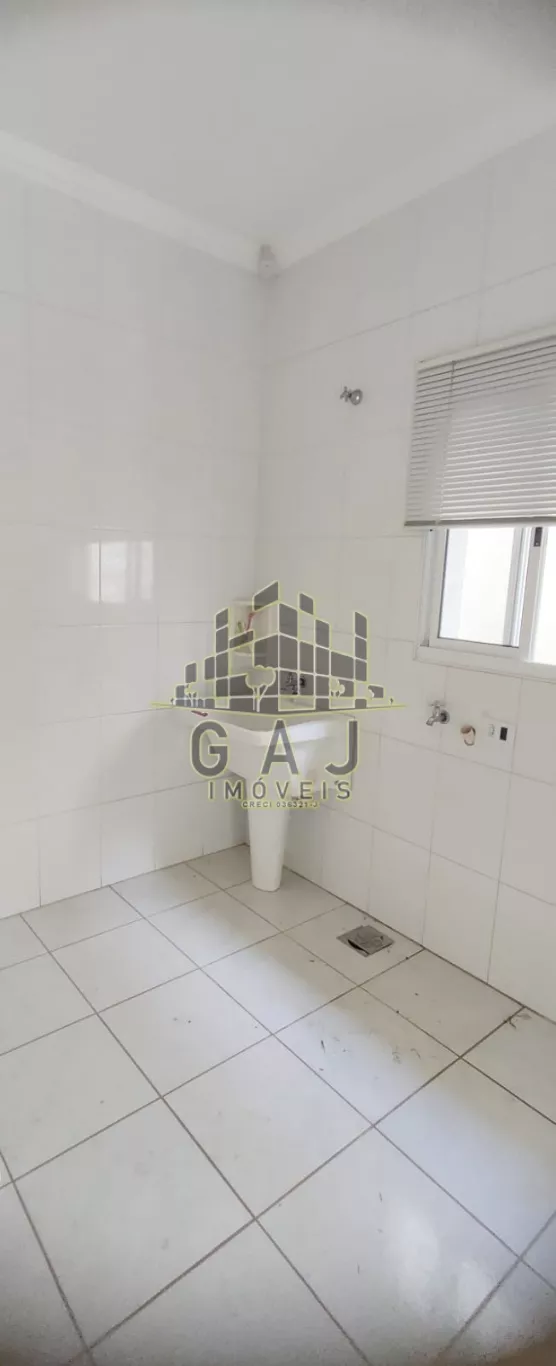 Casa de Condomínio para alugar com 3 quartos, 250m² - Foto 13