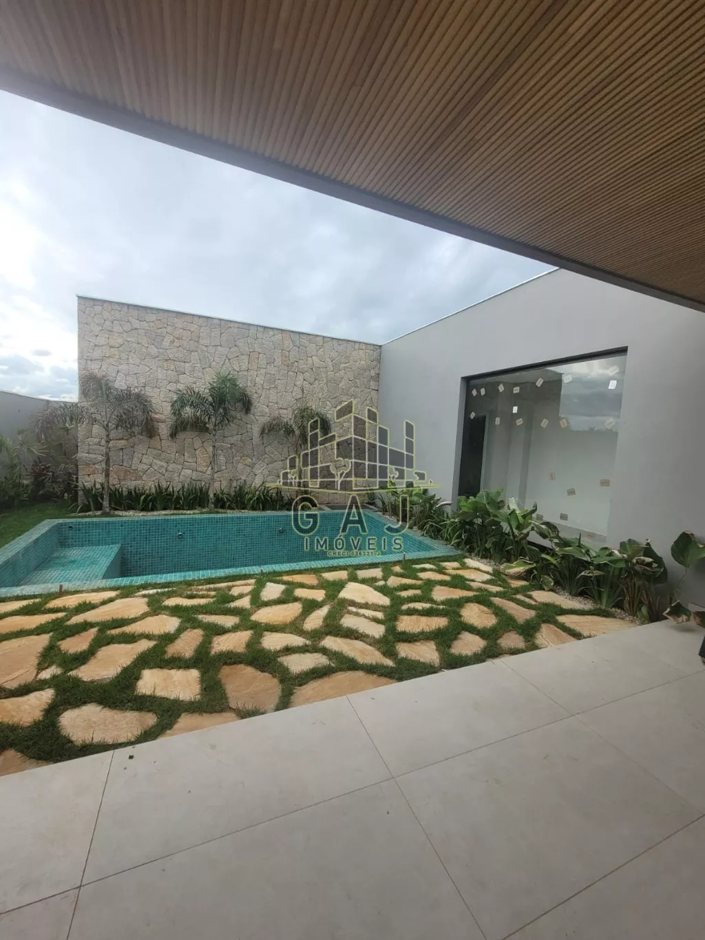 Casa de Condomínio à venda com 3 quartos, 278m² - Foto 2