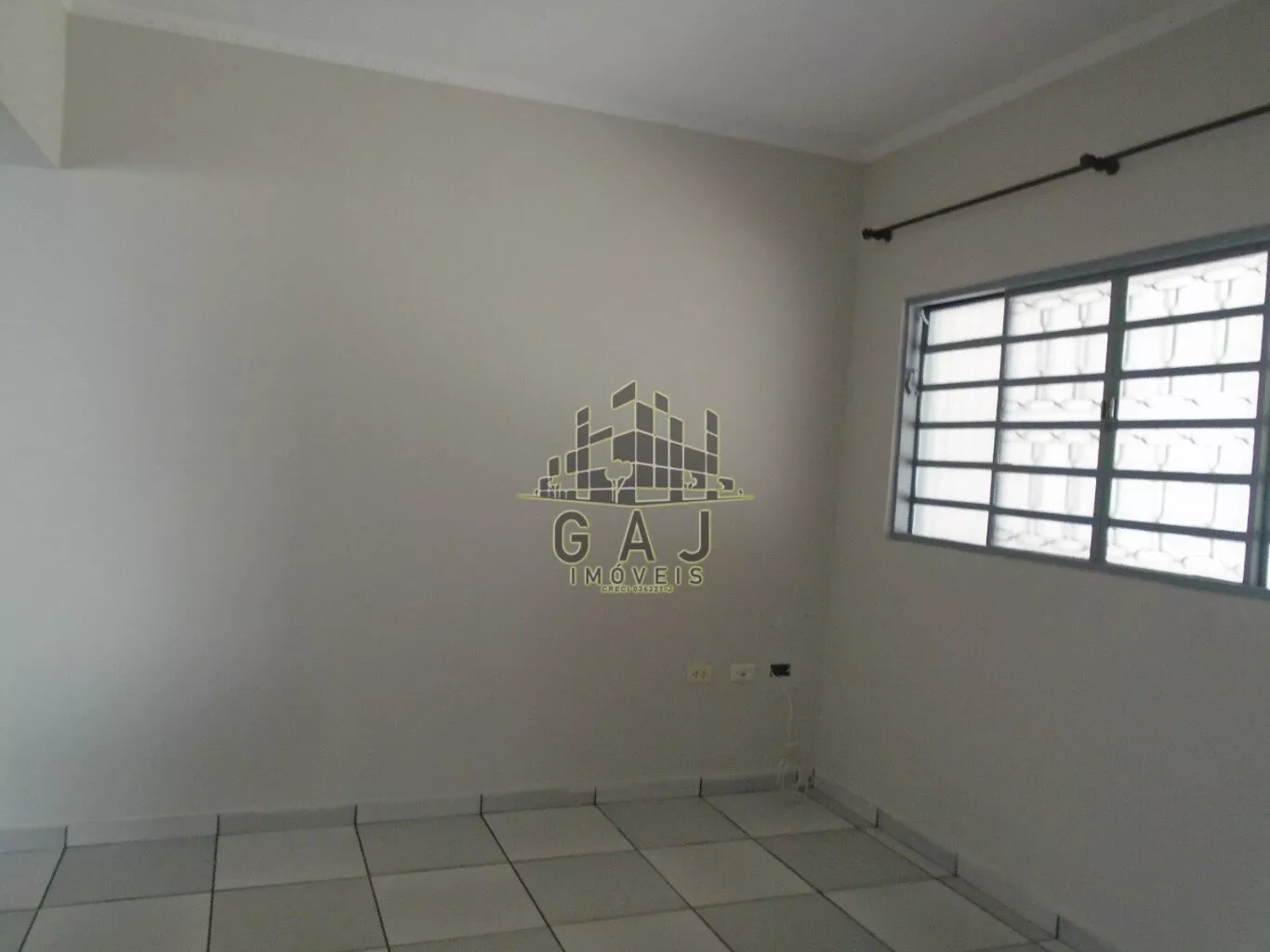 Casa à venda com 2 quartos, 100m² - Foto 2