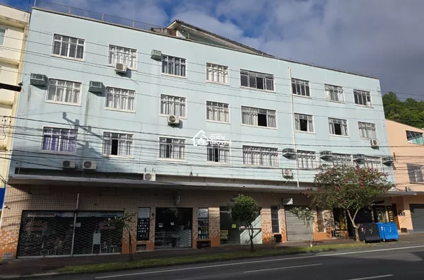 Apartamento com 2 dormitórios na rua Sete de Setembro no Centro da cidade de Blumenau