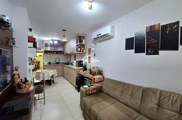 Excelente Sobrado com 2 dormitórios à venda no Bairro Água Verde – Blumenau