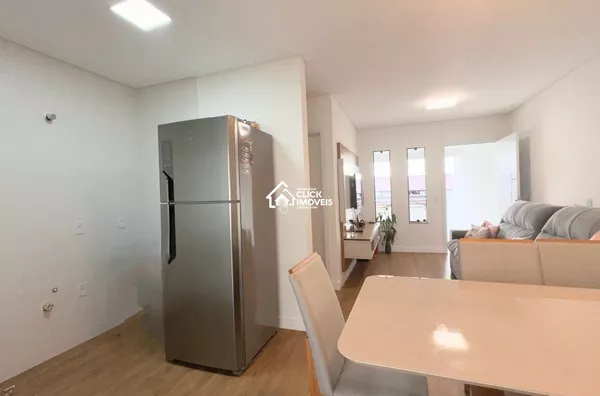  Sobrado com 3 dormitórios sendo 1 suíte no Bairro Escola Agrícola. 