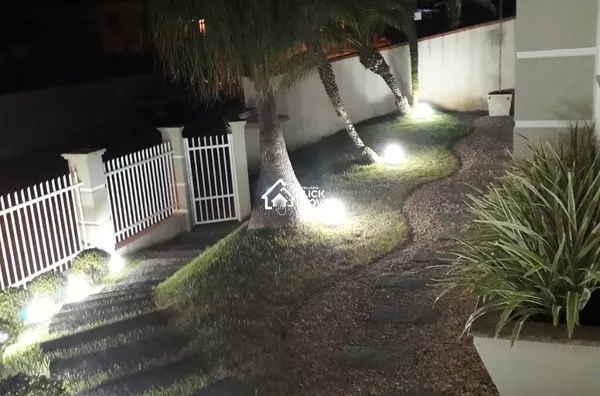 Casa Alto Padrão, 4 quartos com Piscina Água Verde