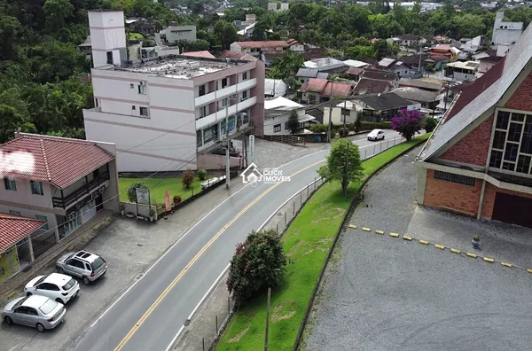 Casa, terreno ZR4 à Venda com 2.639 m², no Bairro Badenfurt – Blumenau