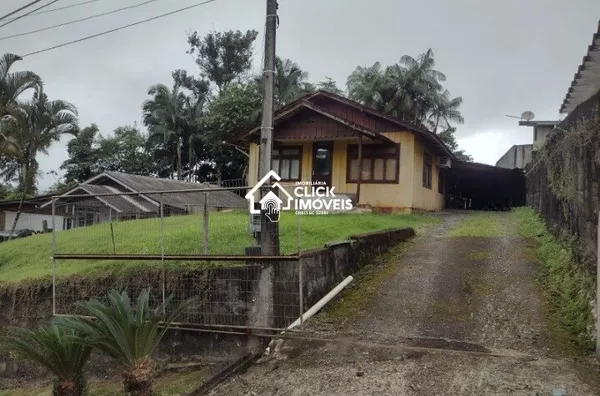 Casa na  Escola Agrícola