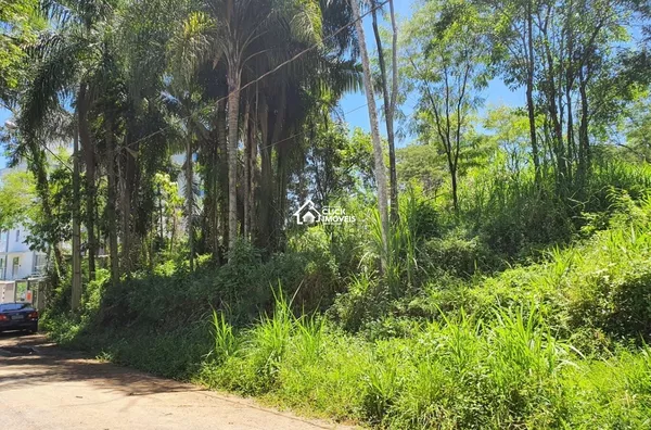 Excelente terreno Residencial na transversal da Rua dos Caçadores, Bairro Velha.