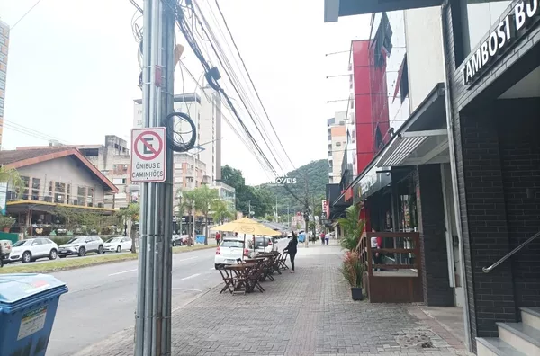 Sala comercial para aluguel próximo a FURB.