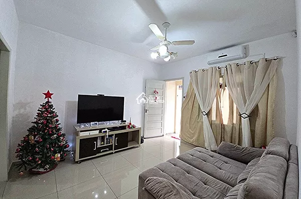 Casa Residencial com edícula no Bairro Água Verde na cidade de Blumenau