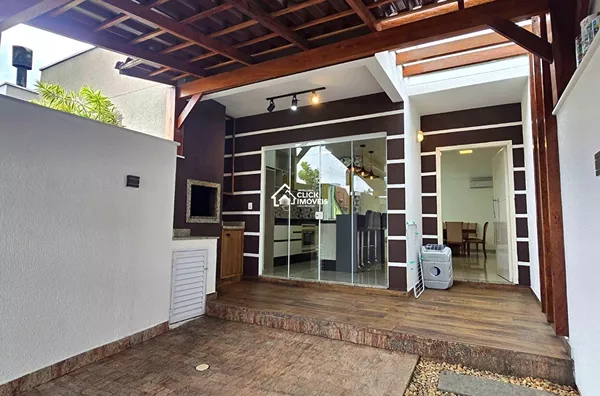 Casa Plana SemiMobiliada com 2 dormitórios sendo 1 Suíte no Bairro Velha Central