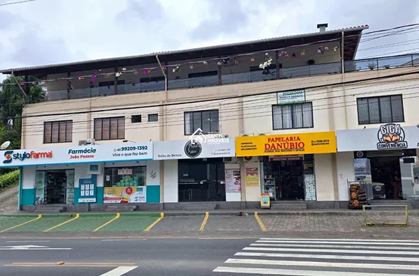 Sala comercial localizada em um dos principais corredores de serviços de Blumenau