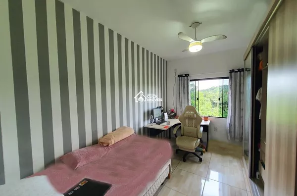 Casa térrea com 5 dormitórios no Bairro Fortaleza, Blumenau