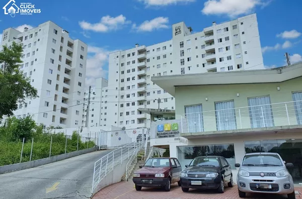 Apartamento com 2 dormitórios sendo 1 suítes no Bairro Passo Manso